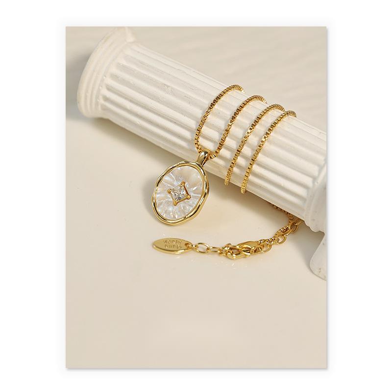 14K Gold Mother Shell Diamond  Necklace