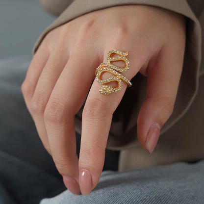 Snake-shaped diamond high-end gold ring